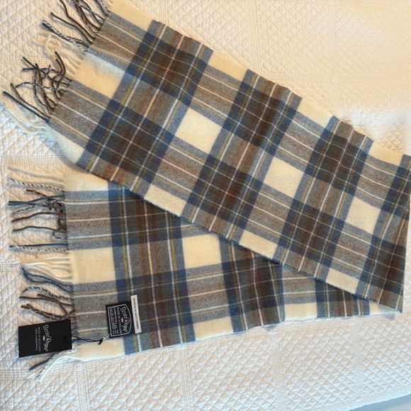 2 SCOTTISH WOOL SCARVES💙🖤 - Picture 2 of 7